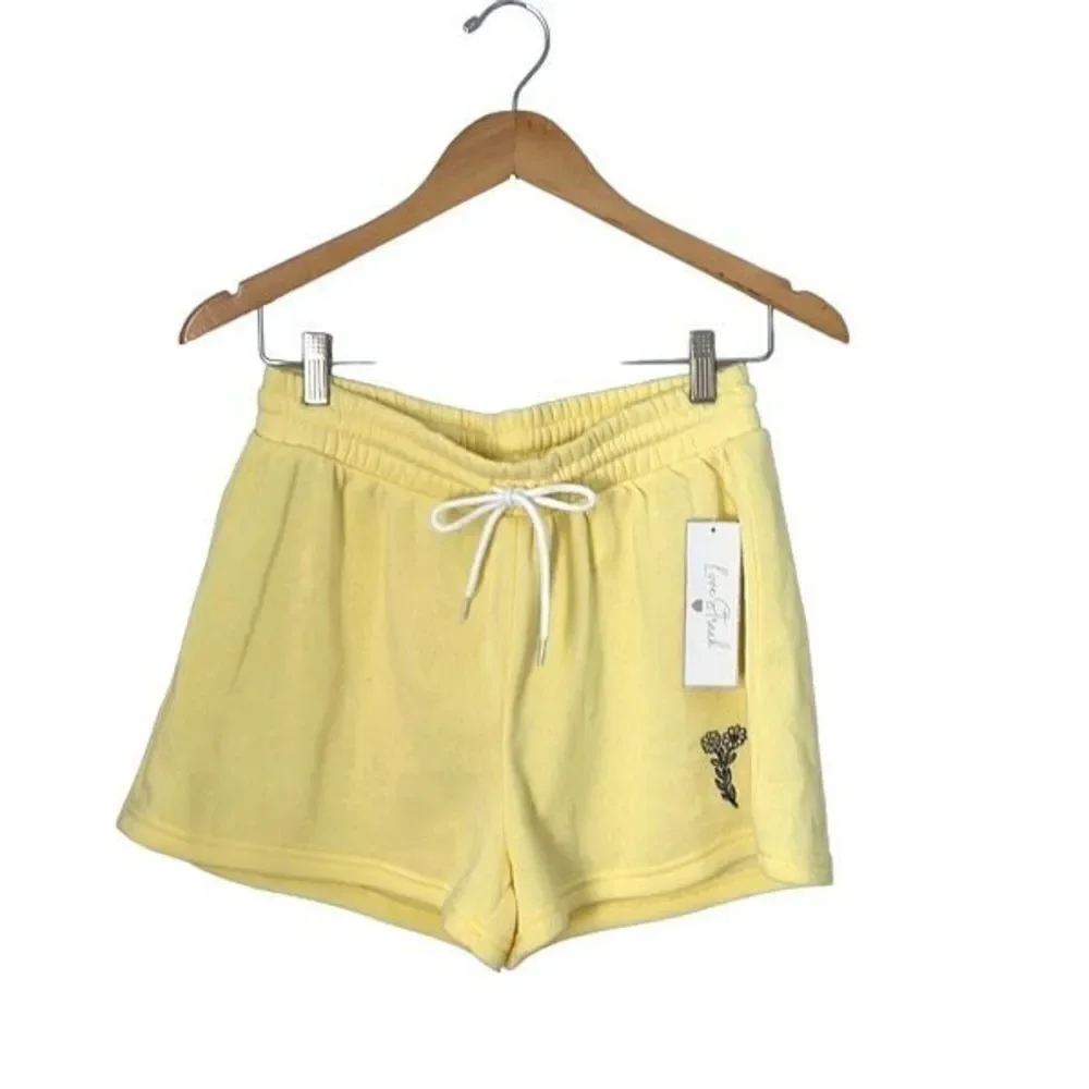 Love Streak Pull On Sweat-pant Material Shorts Embroidered Pale Yellow Size Larg - Picture 2 of 7